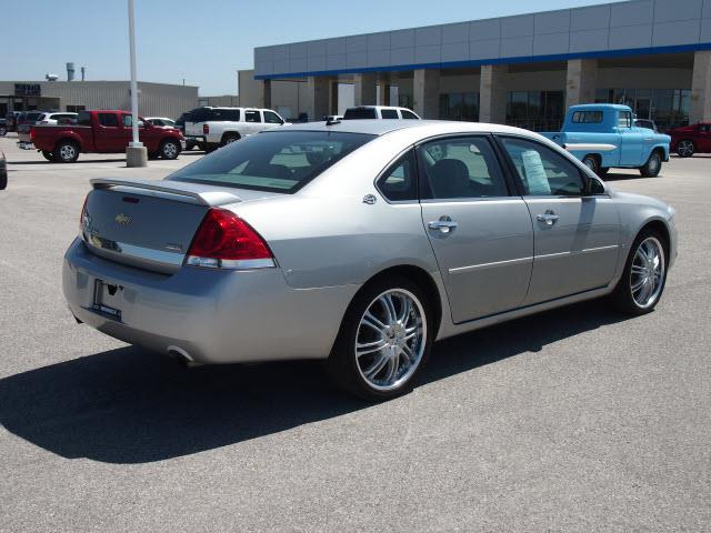 Chevrolet Impala SLE SLT WT Sedan