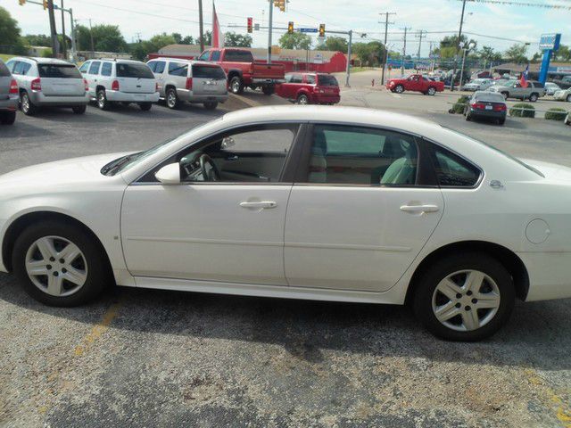 Chevrolet Impala 2009 photo 2