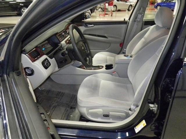 Chevrolet Impala 2009 photo 2