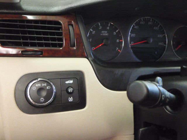 Chevrolet Impala 2009 photo 2