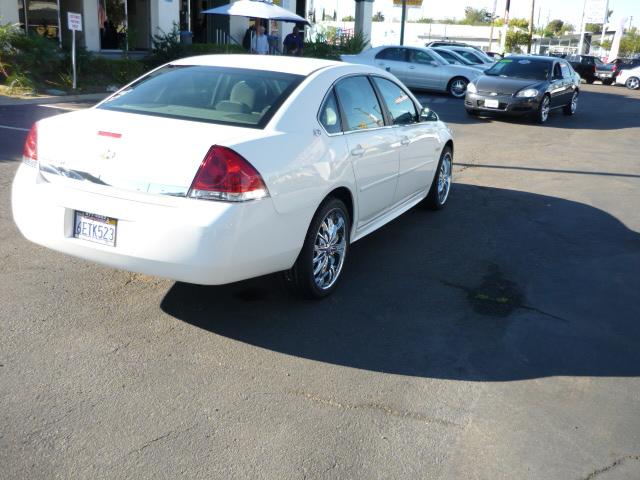 Chevrolet Impala 2009 photo 3