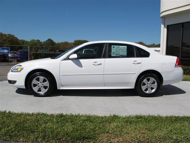 Chevrolet Impala 2010 photo 2