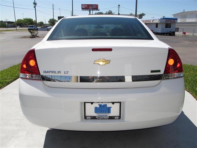 Chevrolet Impala 2010 photo 4