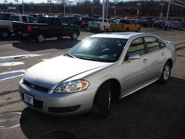 Chevrolet Impala 2010 photo 3