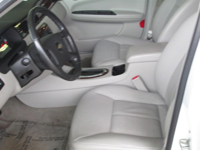 Chevrolet Impala 2010 photo 4