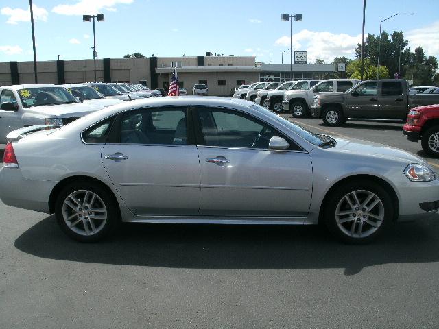 Chevrolet Impala 2010 photo 2