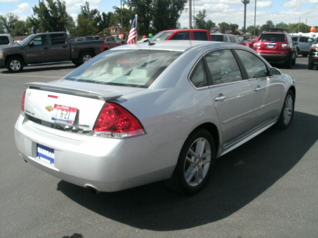 Chevrolet Impala 2010 photo 3