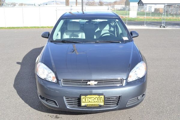Chevrolet Impala 2010 photo 2