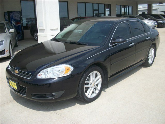 Chevrolet Impala 2010 photo 3