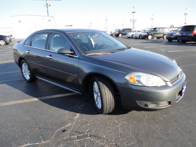 Chevrolet Impala 2010 photo 2