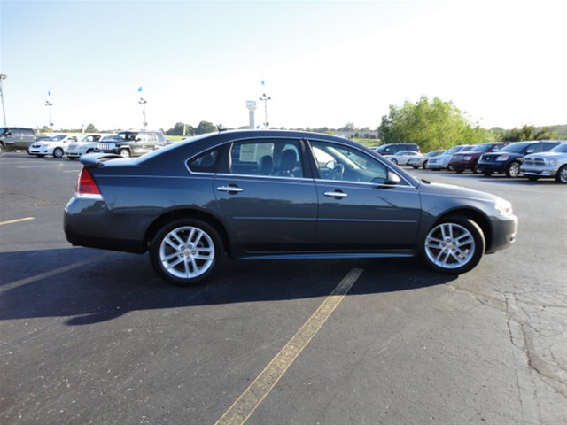 Chevrolet Impala 2010 photo 3