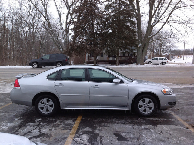 Chevrolet Impala 2010 photo 2