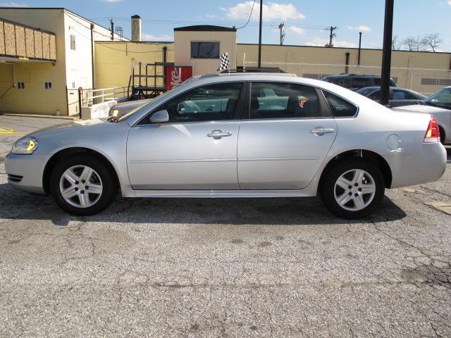 Chevrolet Impala 2010 photo 2