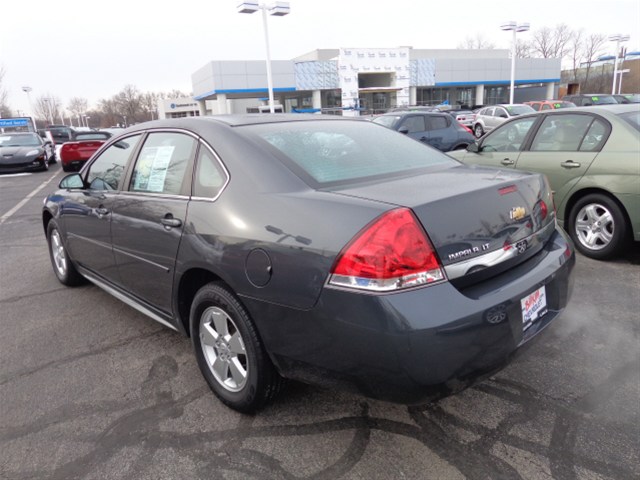 Chevrolet Impala 2010 photo 3