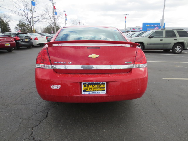 Chevrolet Impala 2010 photo 3