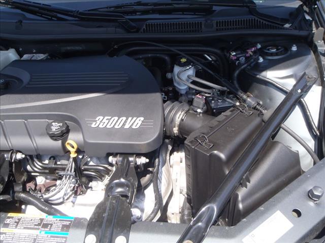 Chevrolet Impala 2010 photo 2