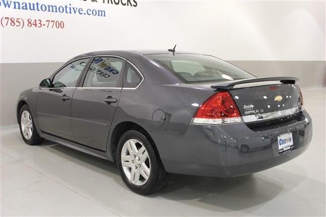 Chevrolet Impala 2010 photo 3