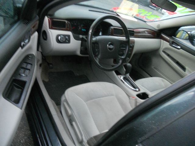 Chevrolet Impala 2010 photo 2