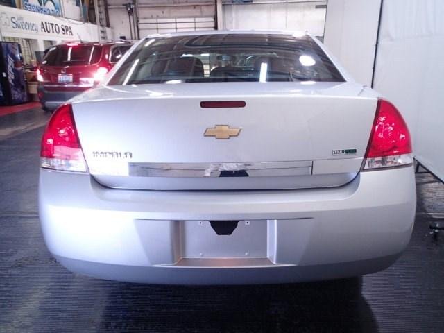 Chevrolet Impala 2010 photo 3