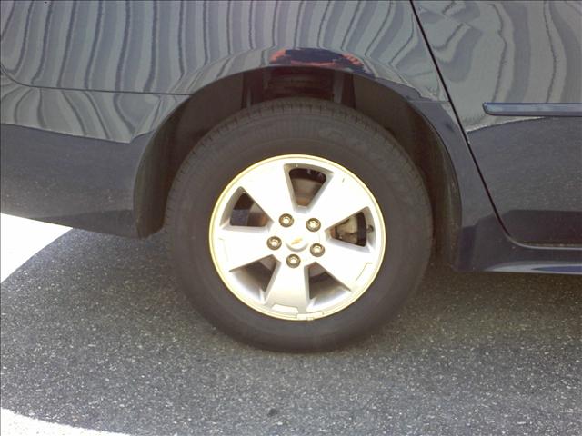 Chevrolet Impala 2010 photo 2