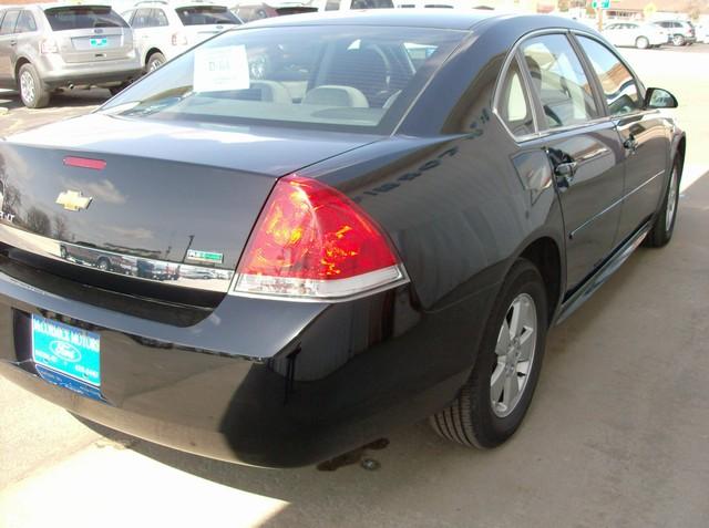 Chevrolet Impala 2010 photo 2