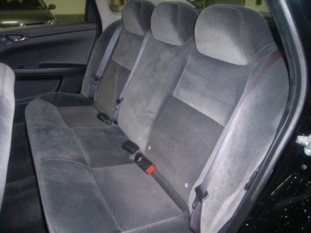 Chevrolet Impala 2010 photo 2