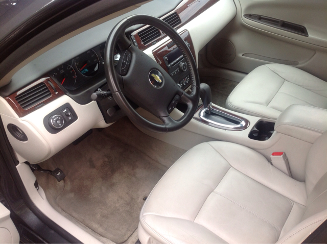 Chevrolet Impala 2010 photo 2