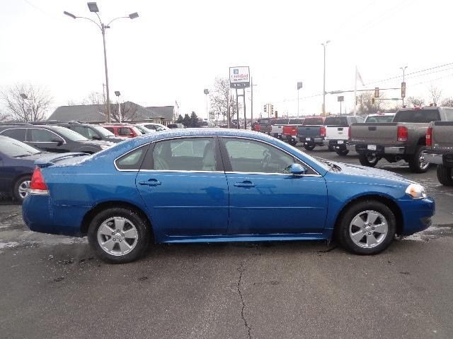 Chevrolet Impala 2010 photo 2