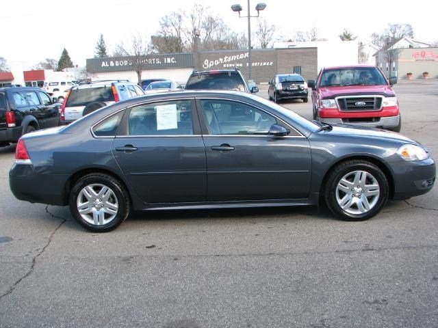 Chevrolet Impala 2010 photo 3
