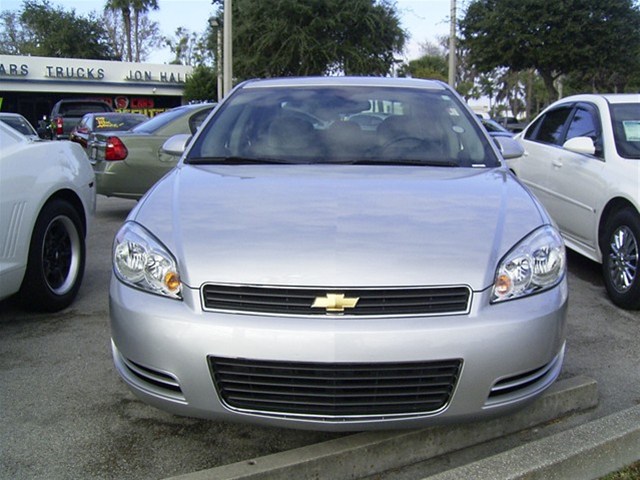 Chevrolet Impala 2010 photo 1