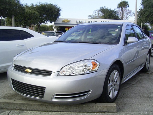 Chevrolet Impala 2010 photo 2