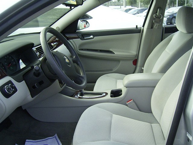 Chevrolet Impala 2010 photo 4
