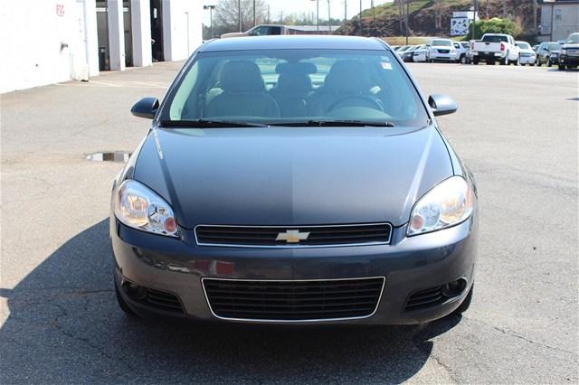 Chevrolet Impala 2010 photo 2