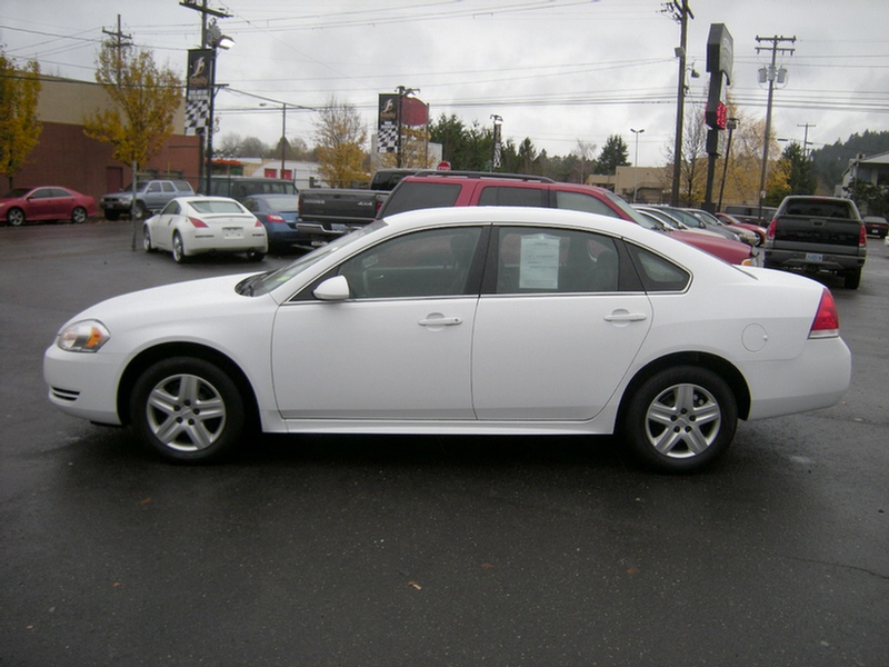 Chevrolet Impala 2010 photo 1