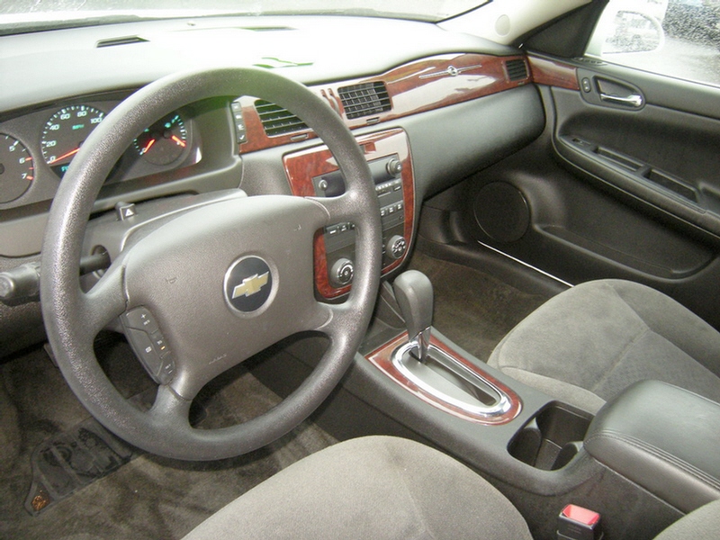 Chevrolet Impala 2010 photo 3
