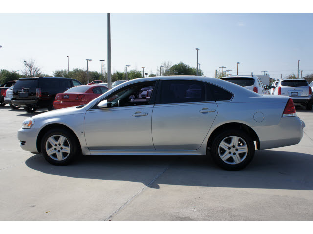 Chevrolet Impala 2010 photo 1