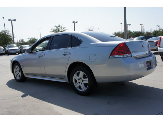 Chevrolet Impala 2010 photo 2