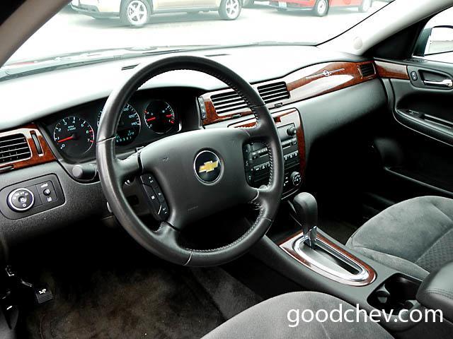 Chevrolet Impala 2010 photo 2
