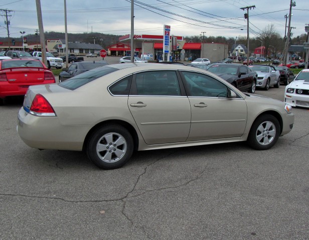 Chevrolet Impala 2010 photo 3