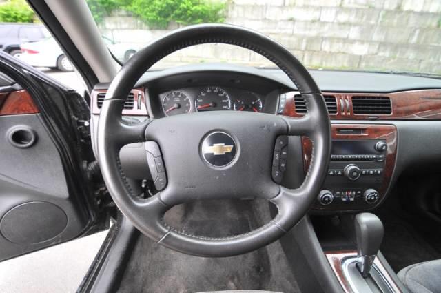 Chevrolet Impala 2010 photo 3