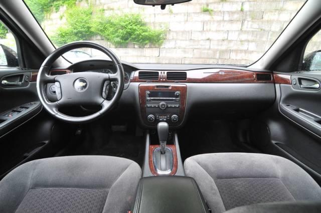 Chevrolet Impala 2010 photo 4
