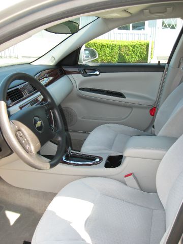 Chevrolet Impala 2010 photo 3