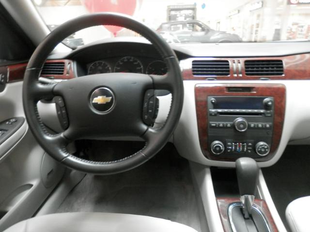 Chevrolet Impala 2010 photo 4
