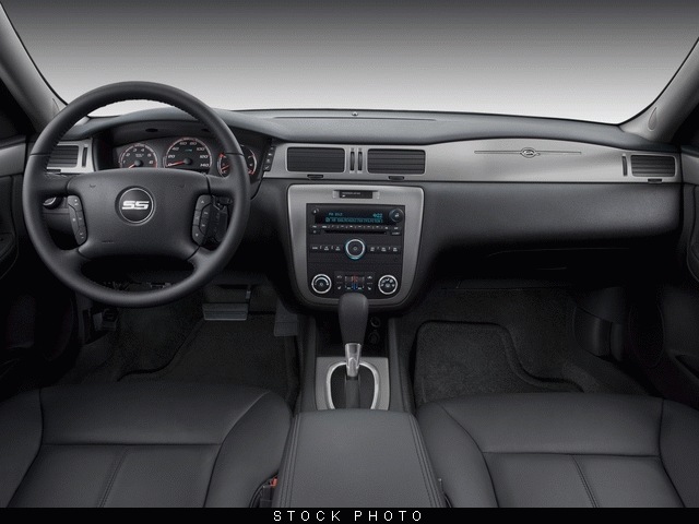 Chevrolet Impala 2010 photo 2