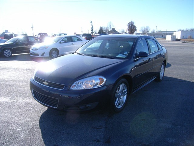 Chevrolet Impala 2010 photo 2