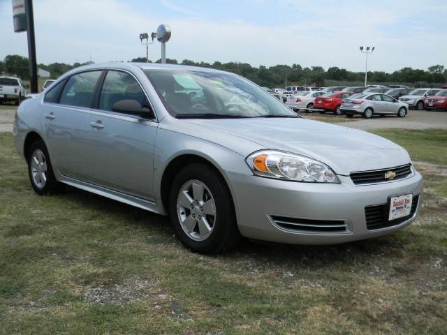 Chevrolet Impala 2010 photo 2
