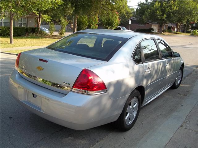 Chevrolet Impala 2010 photo 2