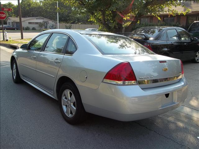 Chevrolet Impala 2010 photo 3