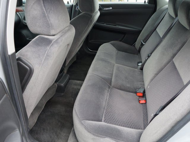 Chevrolet Impala 2010 photo 3