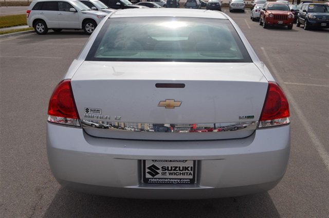 Chevrolet Impala 2010 photo 2